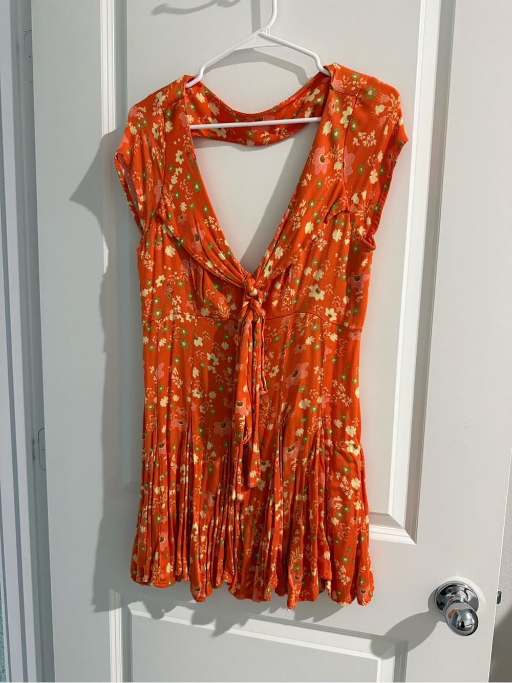 Free People Orange Floral Cutout Twist Front Mini Dress
Medium